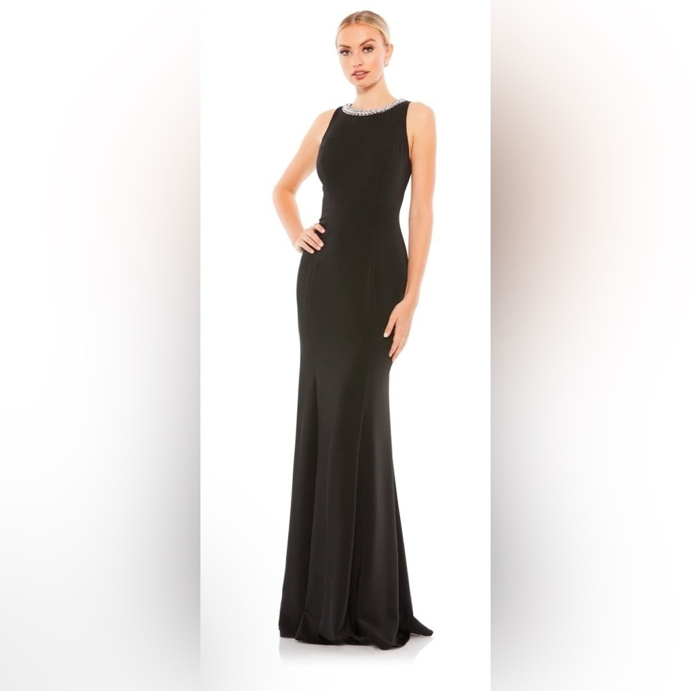 Mac Duggal Jewel Neckline Sweep Train Gown NWT  Style 49093